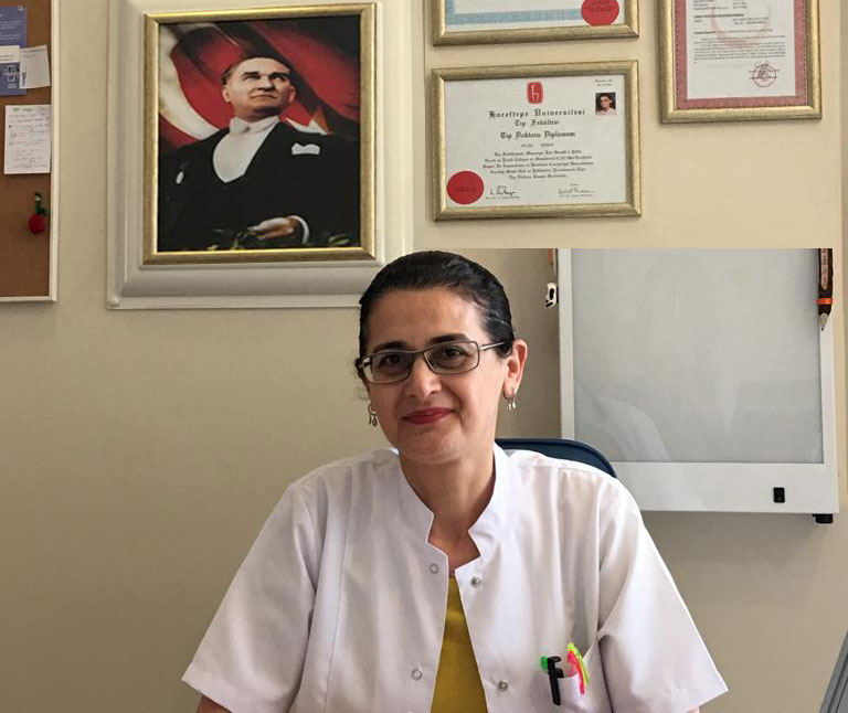 Dr. Aylin Noyan Düzova muayenehanesinde